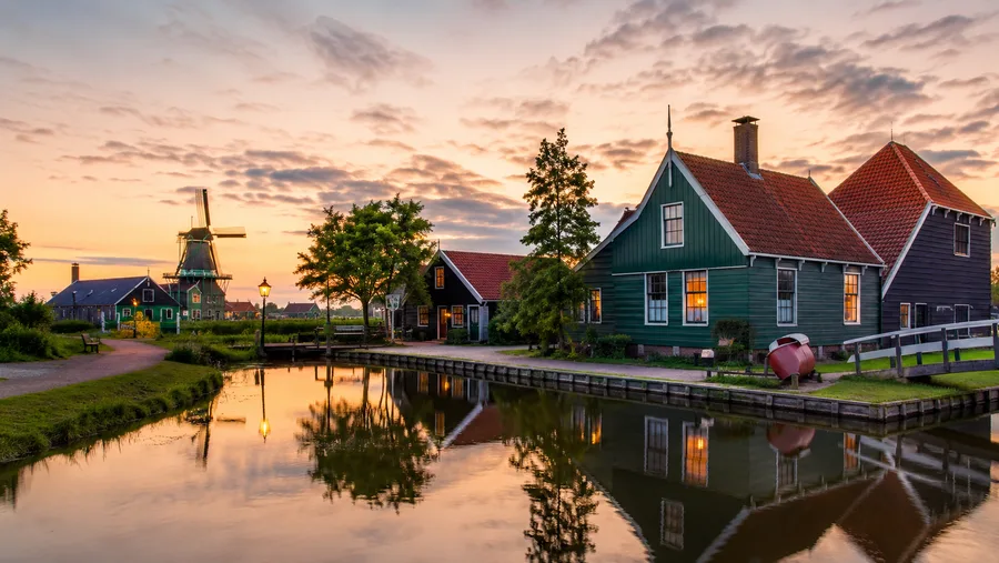 Zaanse Schans Accommodation & Where to Stay